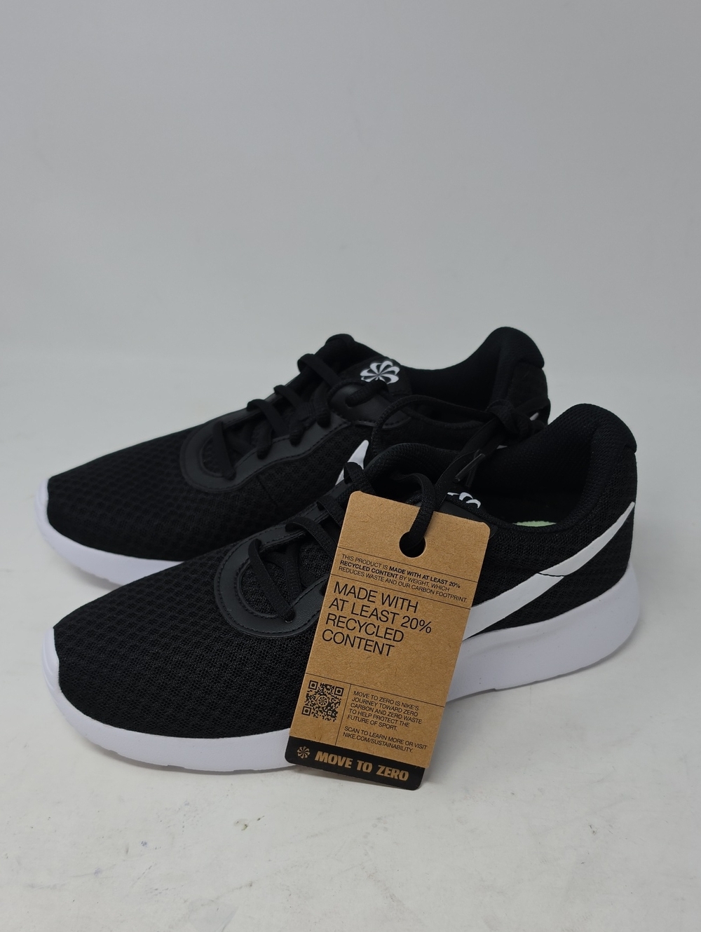 Nike Tanjun Black White Women's Running Shoes Size 7